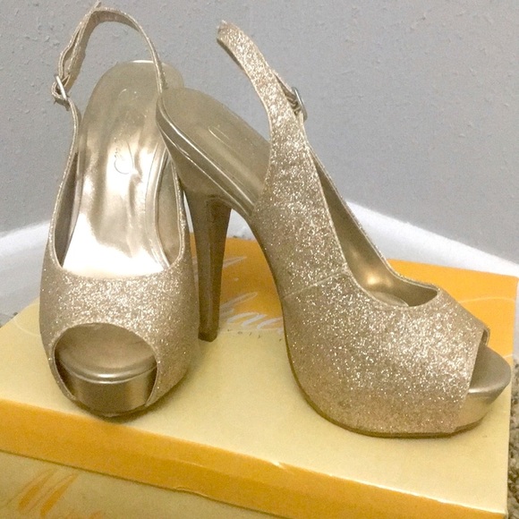 Michaelangelo Sparkly Gold Heels peep toe - Picture 2 of 10